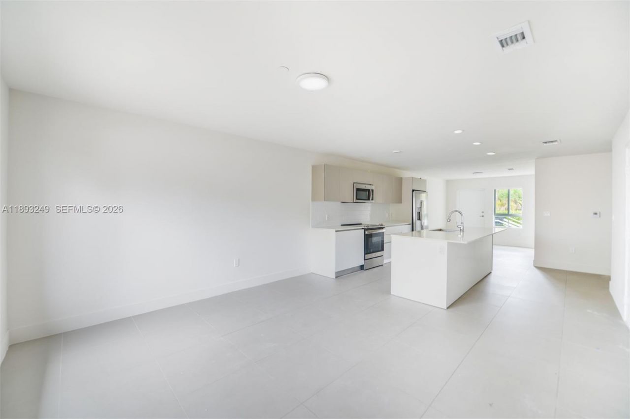 2535 NE 193rd St, Unit 3108, Miami, FL 33180 Photo