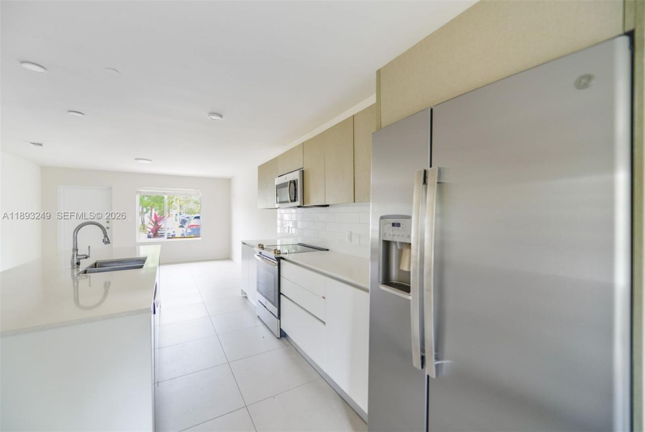 2535 NE 193rd St, Unit 3108, Miami, FL 33180 Photo