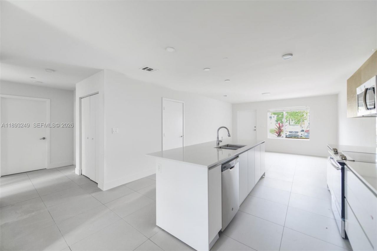 2535 NE 193rd St, Unit 3108, Miami, FL 33180 Photo