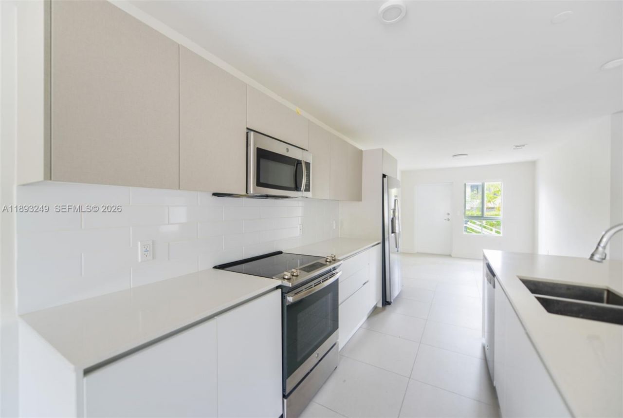 2535 NE 193rd St, Unit 3108, Miami, FL 33180 Photo