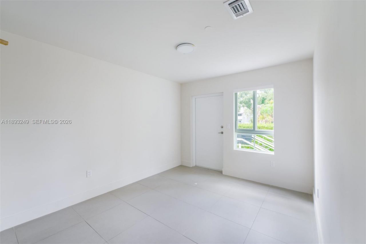 2535 NE 193rd St, Unit 3108, Miami, FL 33180 Photo