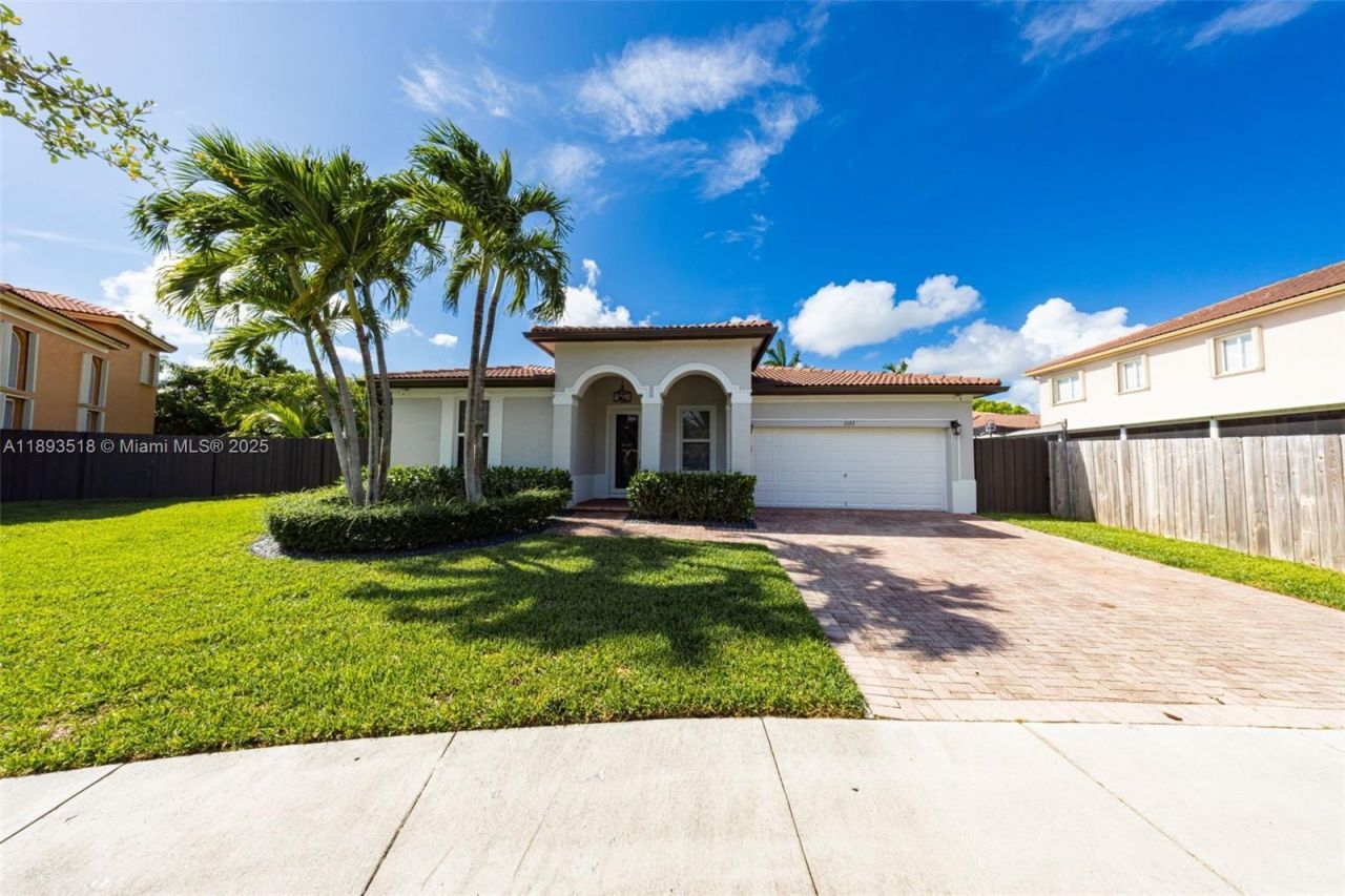 2122 NE 39th Ter, Homestead, FL 33033 Photo