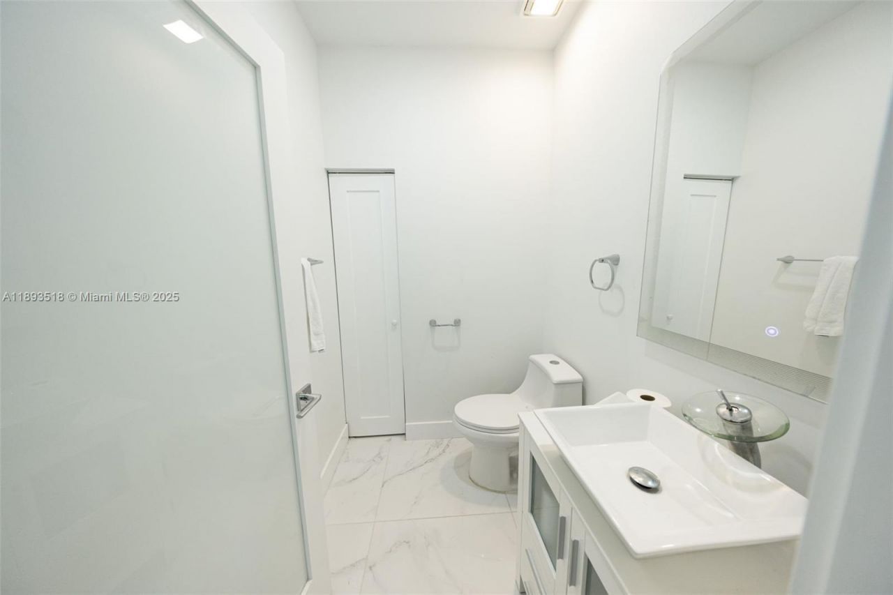 2122 NE 39th Ter, Homestead, FL 33033 Photo