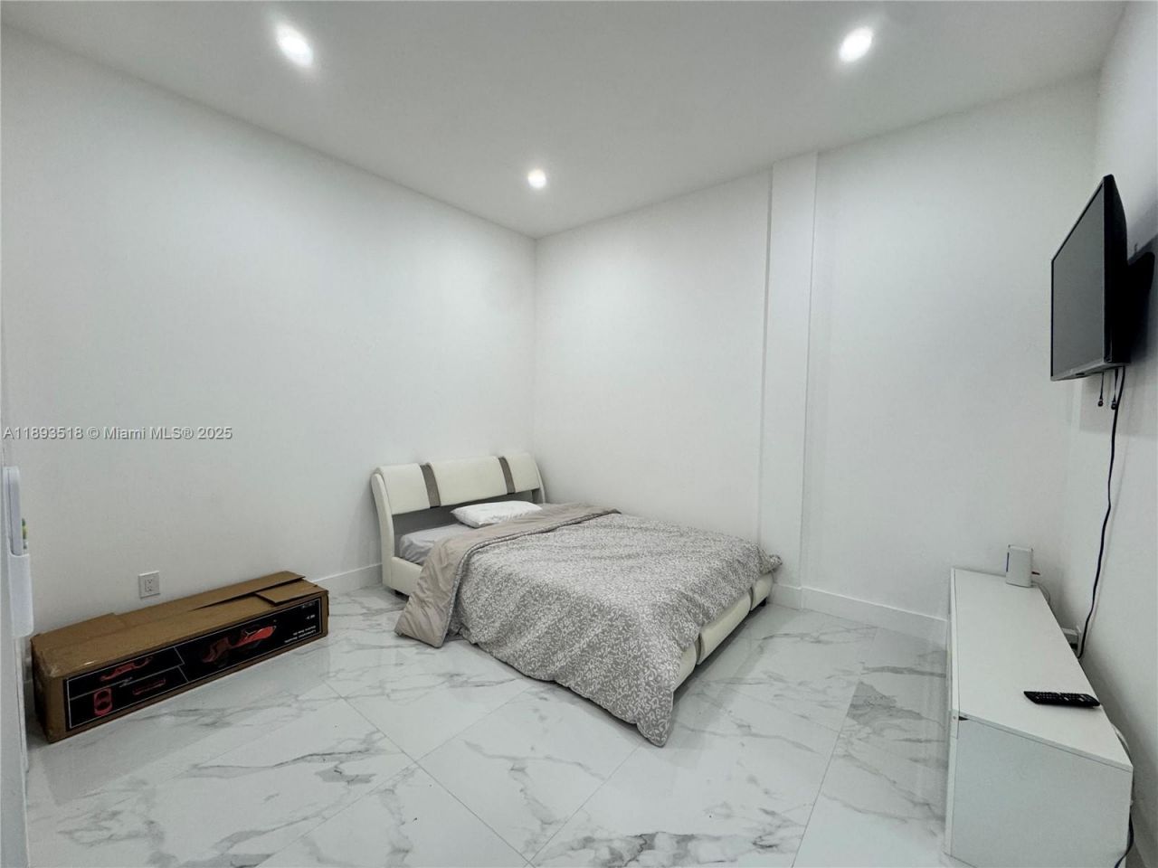 2122 NE 39th Ter, Homestead, FL 33033 Photo