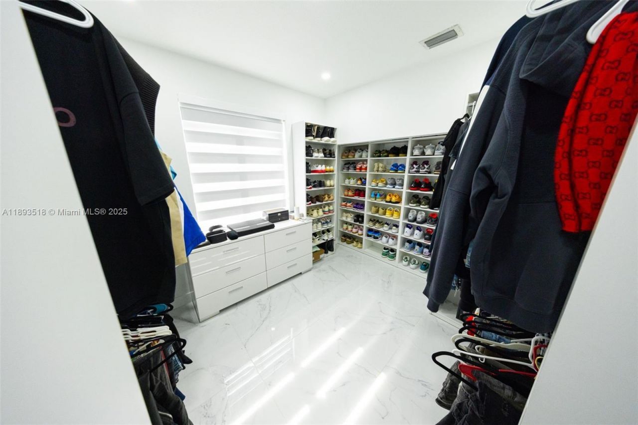 2122 NE 39th Ter, Homestead, FL 33033 Photo