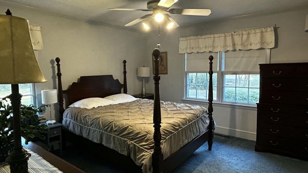 617 Pickwood Drive Photo 19