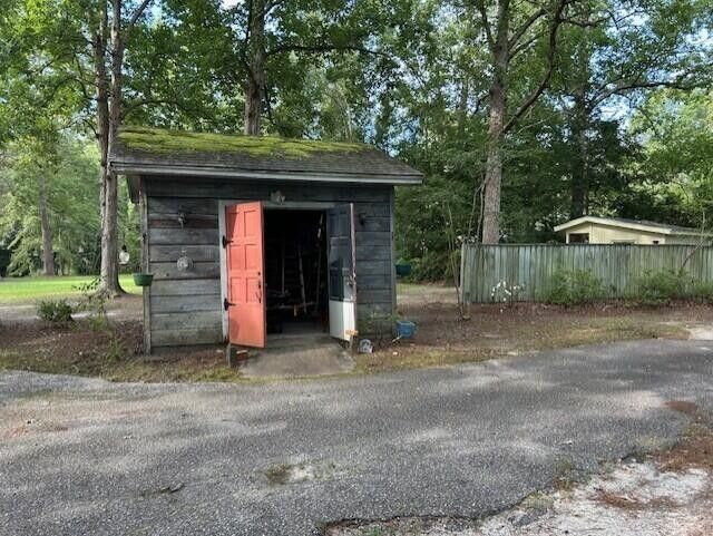 617 Pickwood Drive Photo 33