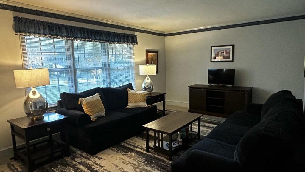 617 Pickwood Drive Photo 7