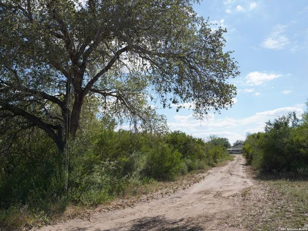 TBD CR 325, George West, TX 78022