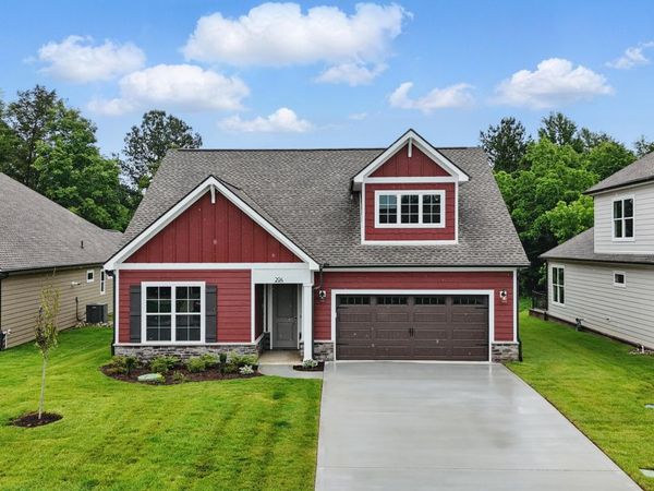 294 Trillium Tr, Lenoir City, TN 37771