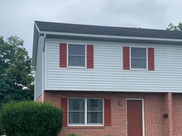 207 N LINDEN AVE., GREENCASTLE, PA 17225