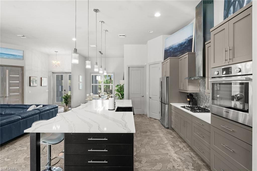 528 SE 14th Ter, Cape Coral, FL 33990 Photo