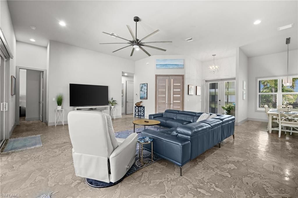 528 SE 14th Ter, Cape Coral, FL 33990 Photo