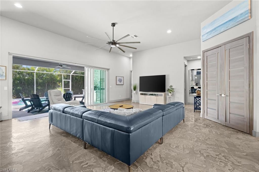 528 SE 14th Ter, Cape Coral, FL 33990 Photo