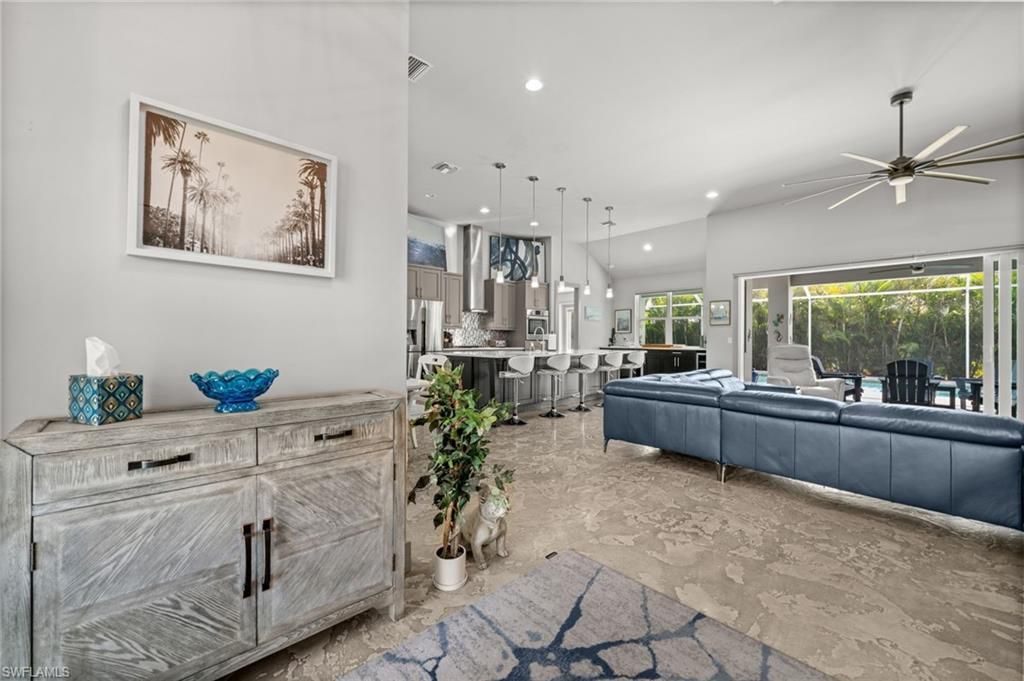 528 SE 14th Ter, Cape Coral, FL 33990 Photo