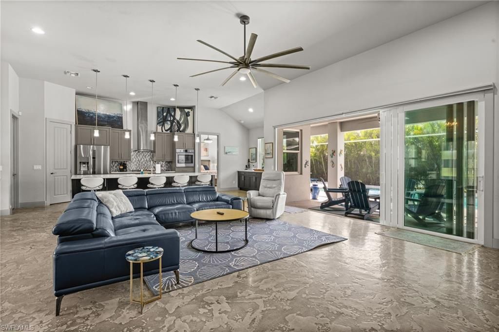 528 SE 14th Ter, Cape Coral, FL 33990 Photo