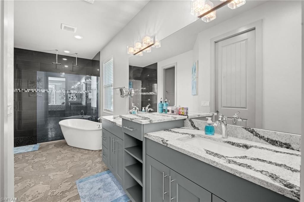 528 SE 14th Ter, Cape Coral, FL 33990 Photo