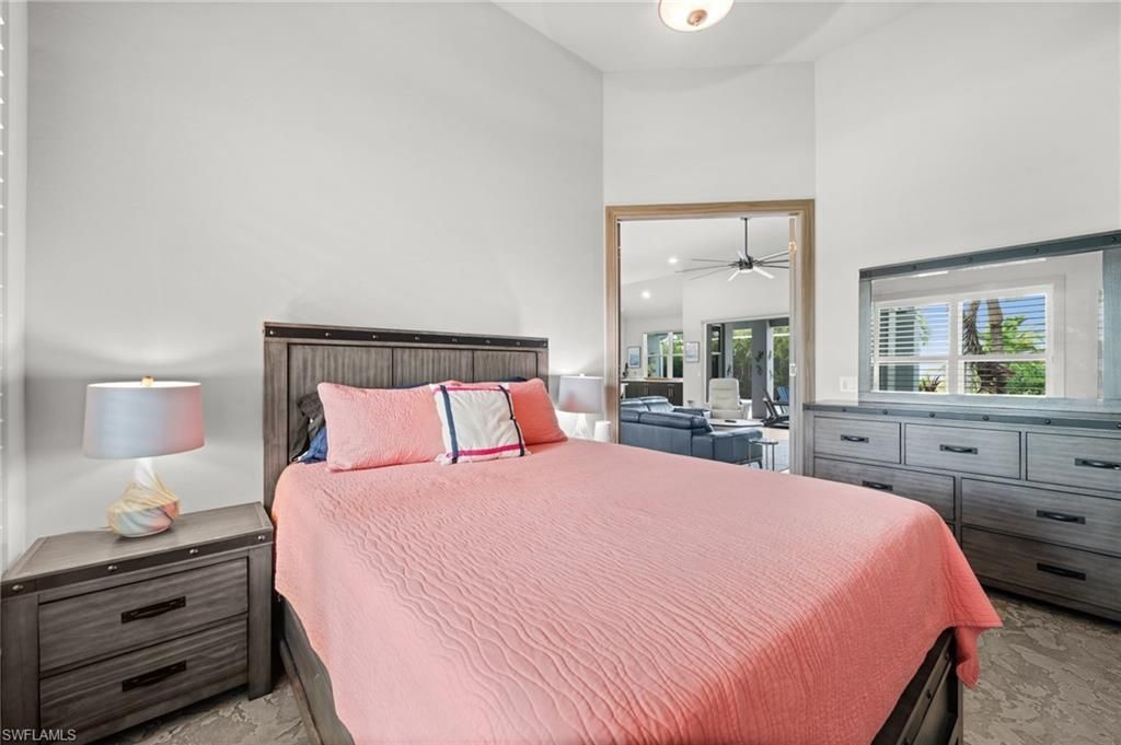 528 SE 14th Ter, Cape Coral, FL 33990 Photo