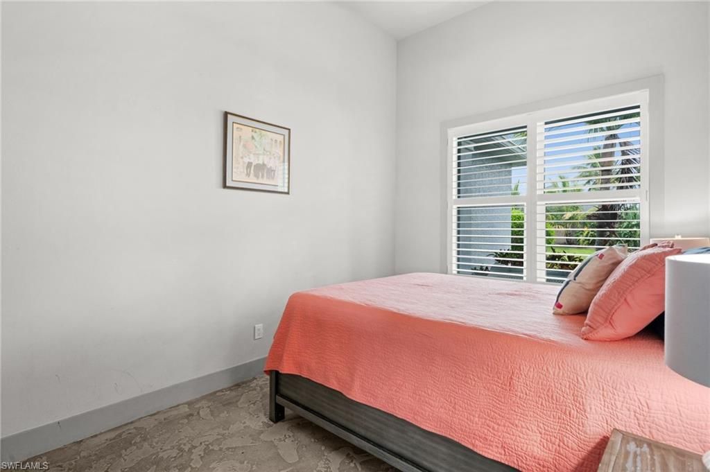 528 SE 14th Ter, Cape Coral, FL 33990 Photo