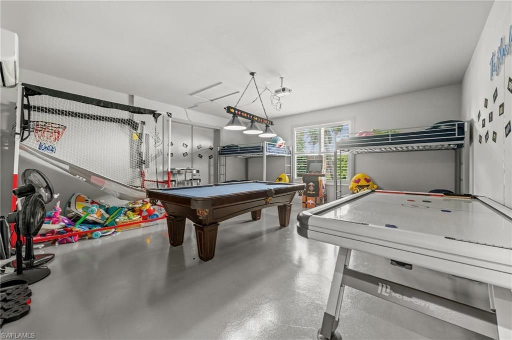 528 SE 14th Ter, Cape Coral, FL 33990 Photo