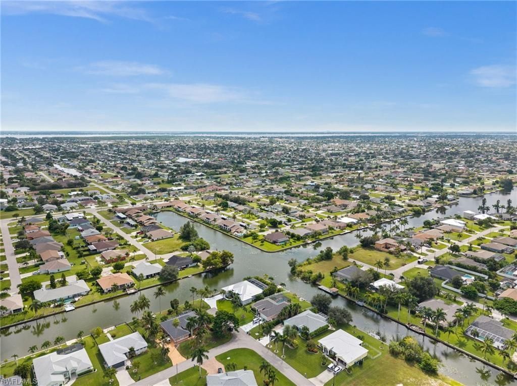 528 SE 14th Ter, Cape Coral, FL 33990 Photo