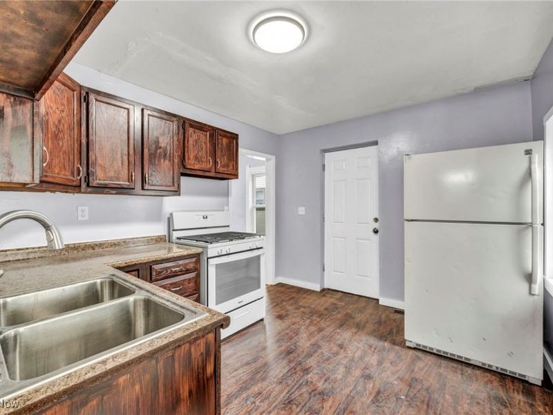 1311 W Erie, Lorain, OH 44052 Photo 9