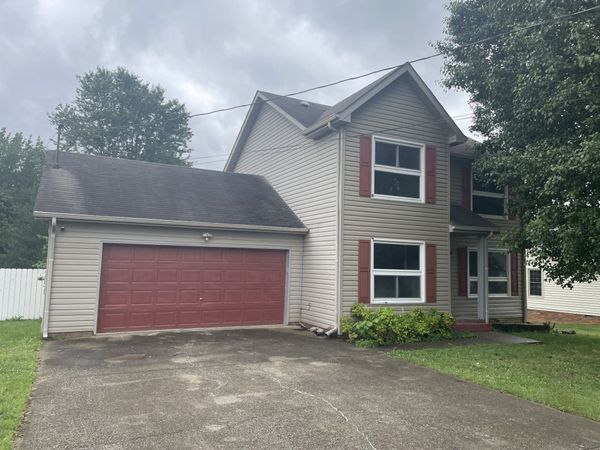 735 Cloud Dr, Clarksville, TN 37043