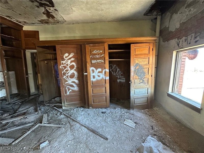 8910 Miles Park Avenue, Newburgh Heights, OH 44105 Photo 16