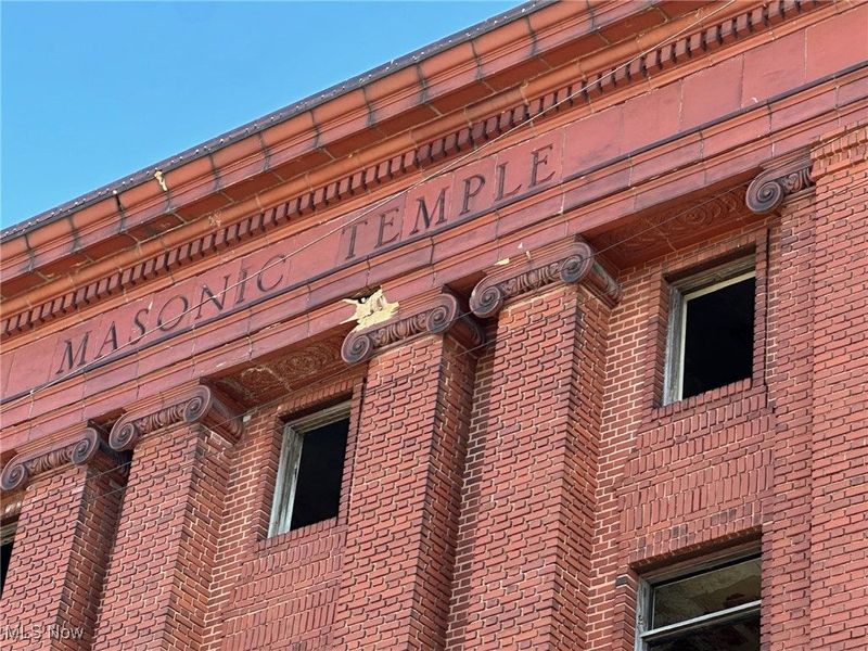 8910 Miles Park Avenue, Newburgh Heights, OH 44105 Photo 2