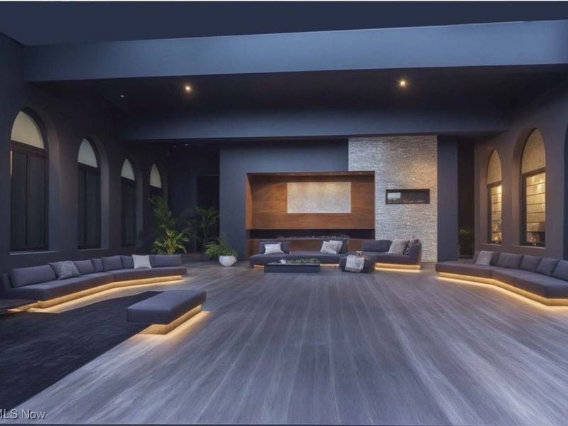 8910 Miles Park Avenue, Newburgh Heights, OH 44105 Photo 5