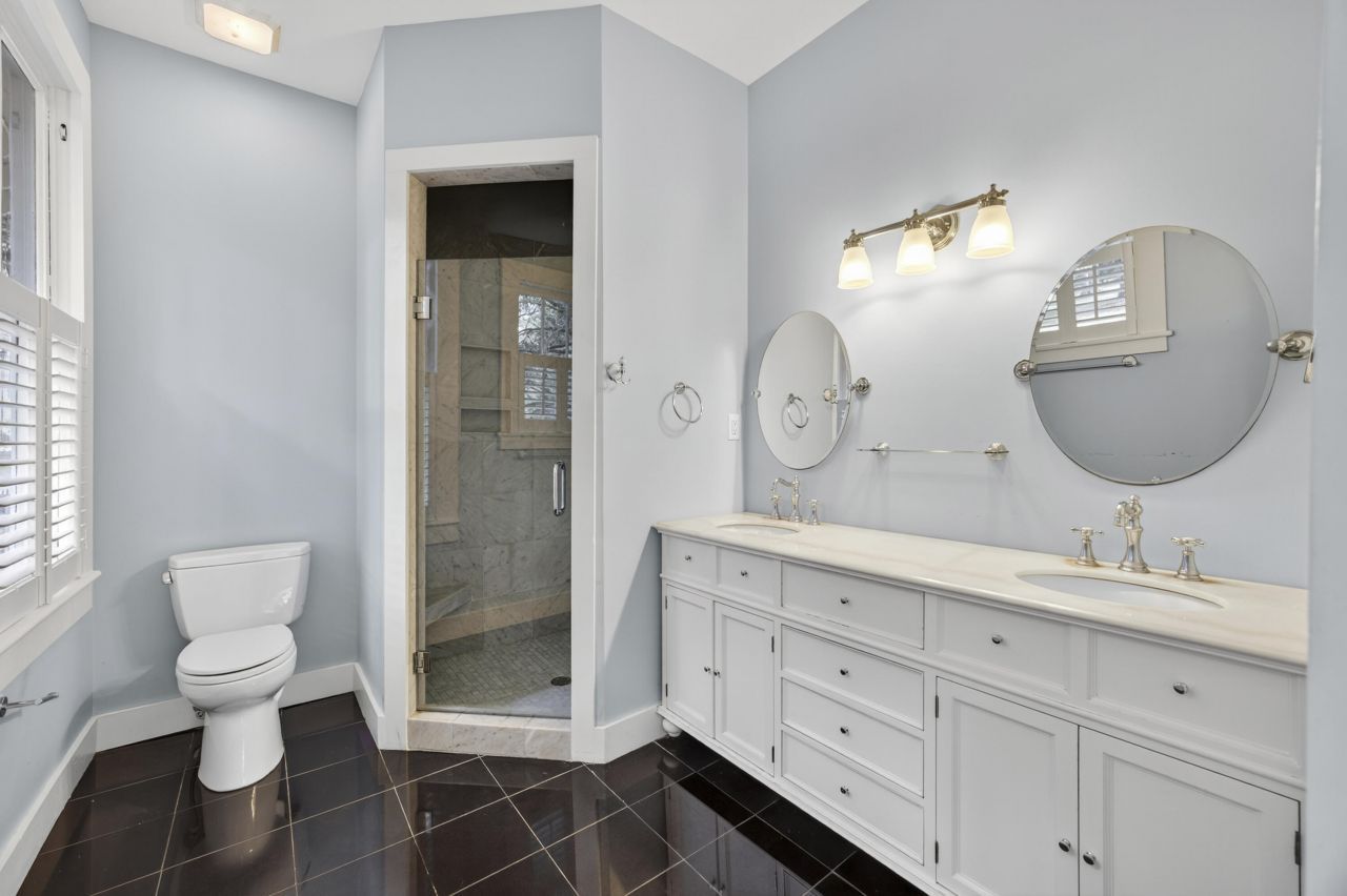 1095 Hughes Road Photo 16