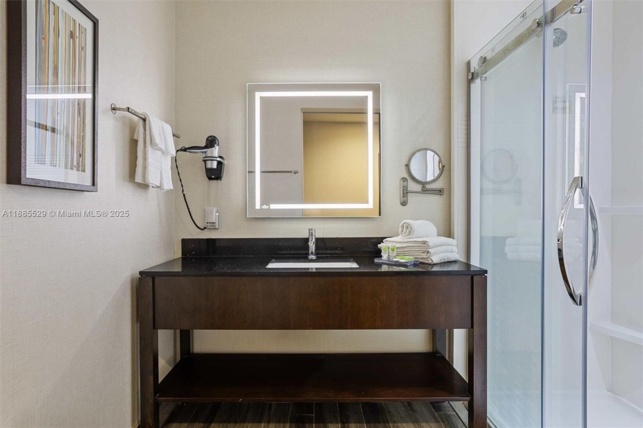 3755 NW 78th Ave, Doral, FL 33166 Photo