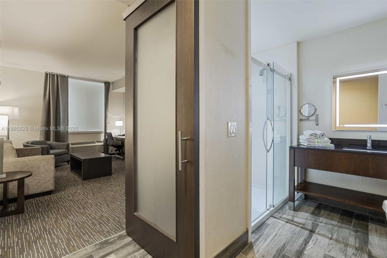 3755 NW 78th Ave, Doral, FL 33166 Photo