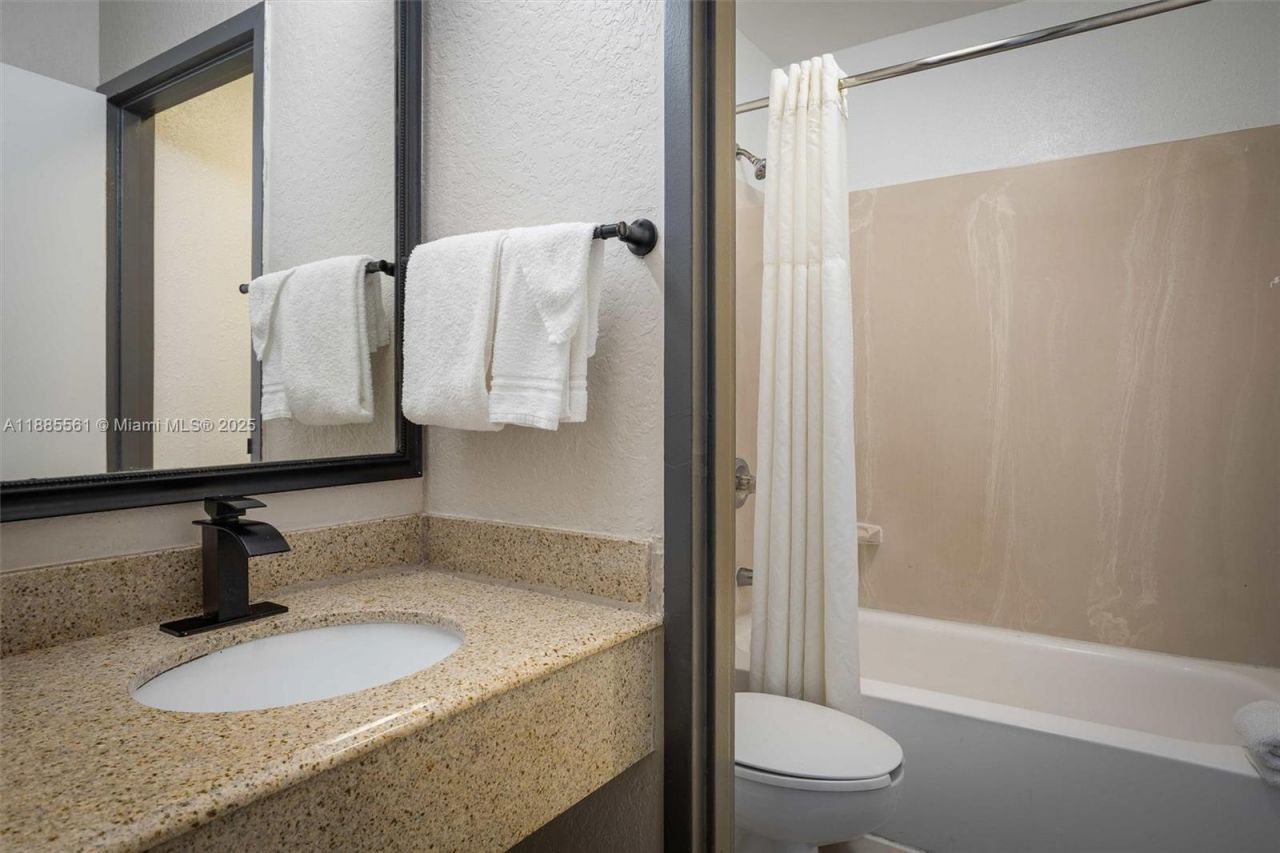 3959 NW 79th Ave, Doral, FL 33166 Photo