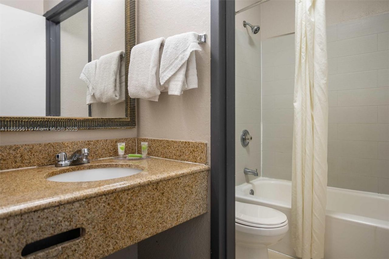 3959 NW 79th Ave, Doral, FL 33166 Photo