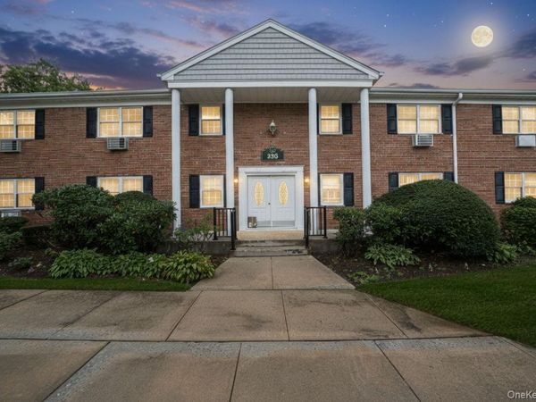 336 Lakeland Avenue, Unit 5D, Sayville, NY 11782