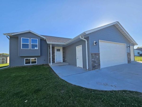 815 W ROBERTS STREET, Spencer, WI 54479