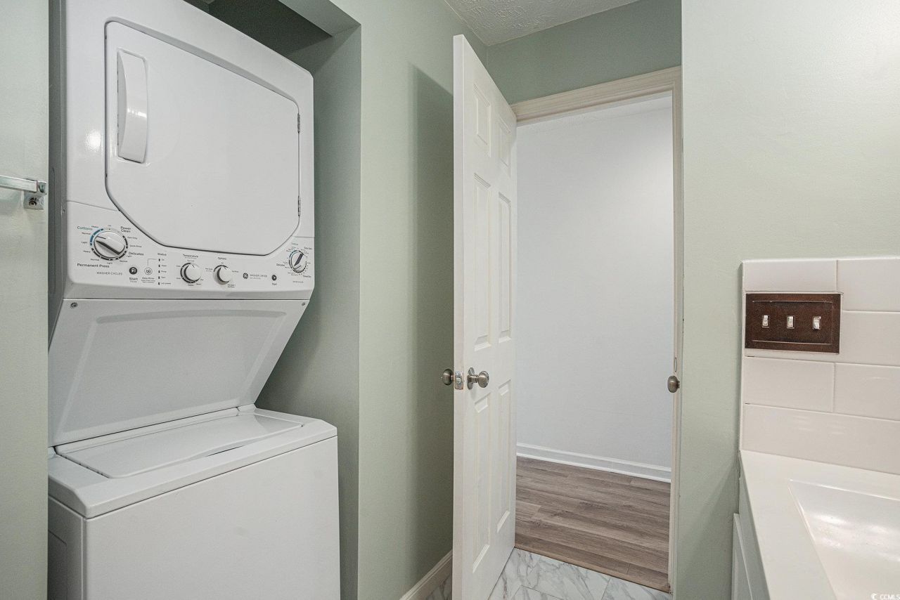 556 White River Dr. Photo 10