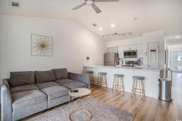 556 White River Dr. photo 4