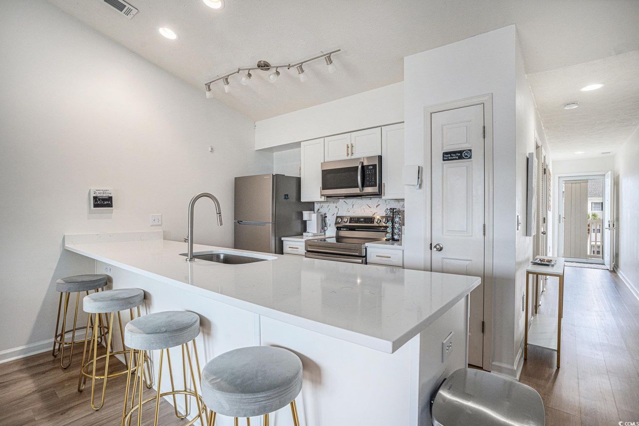 556 White River Dr. Photo 6