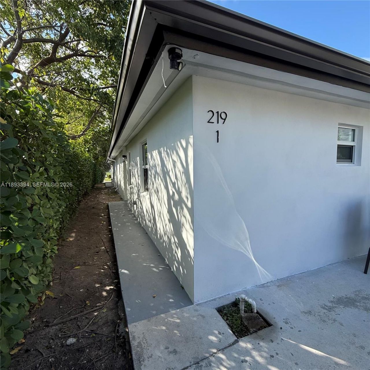 219 NW 7th Ct, Hallandale Beach, FL 33009 Photo