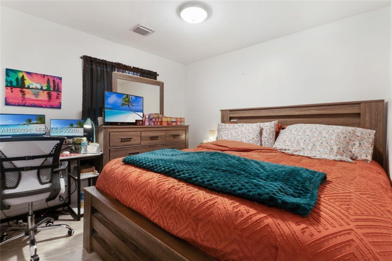 219 NW 7th Ct, Hallandale Beach, FL 33009 Photo