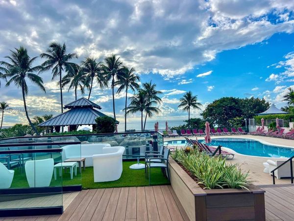 5225 Collins Ave, Unit 517, Miami Beach, FL 33140