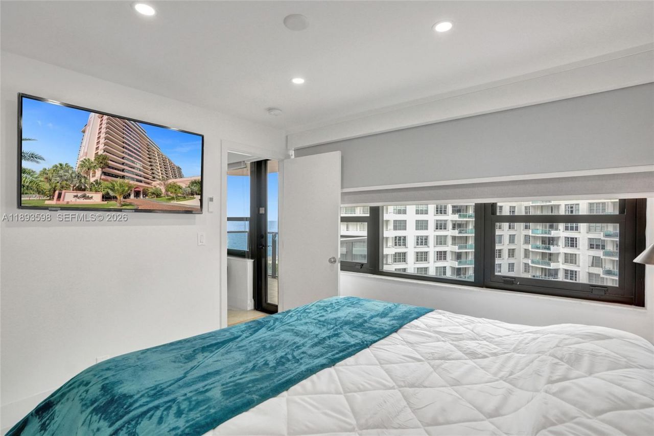 5225 Collins Ave, Unit 1411, Miami Beach, FL 33140 Photo
