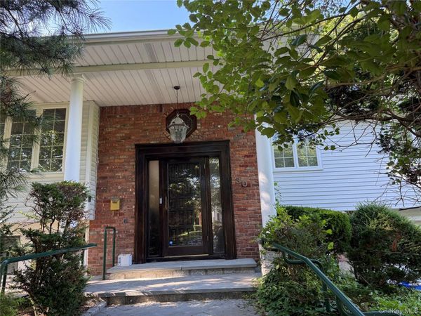 30 Dogwood Road, Unit PVT HOUSE, Albertson, NY 11507