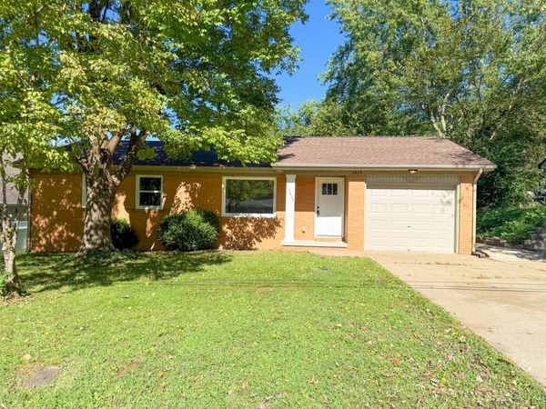 1417 Crestview Dr, Madisonville, KY 42431