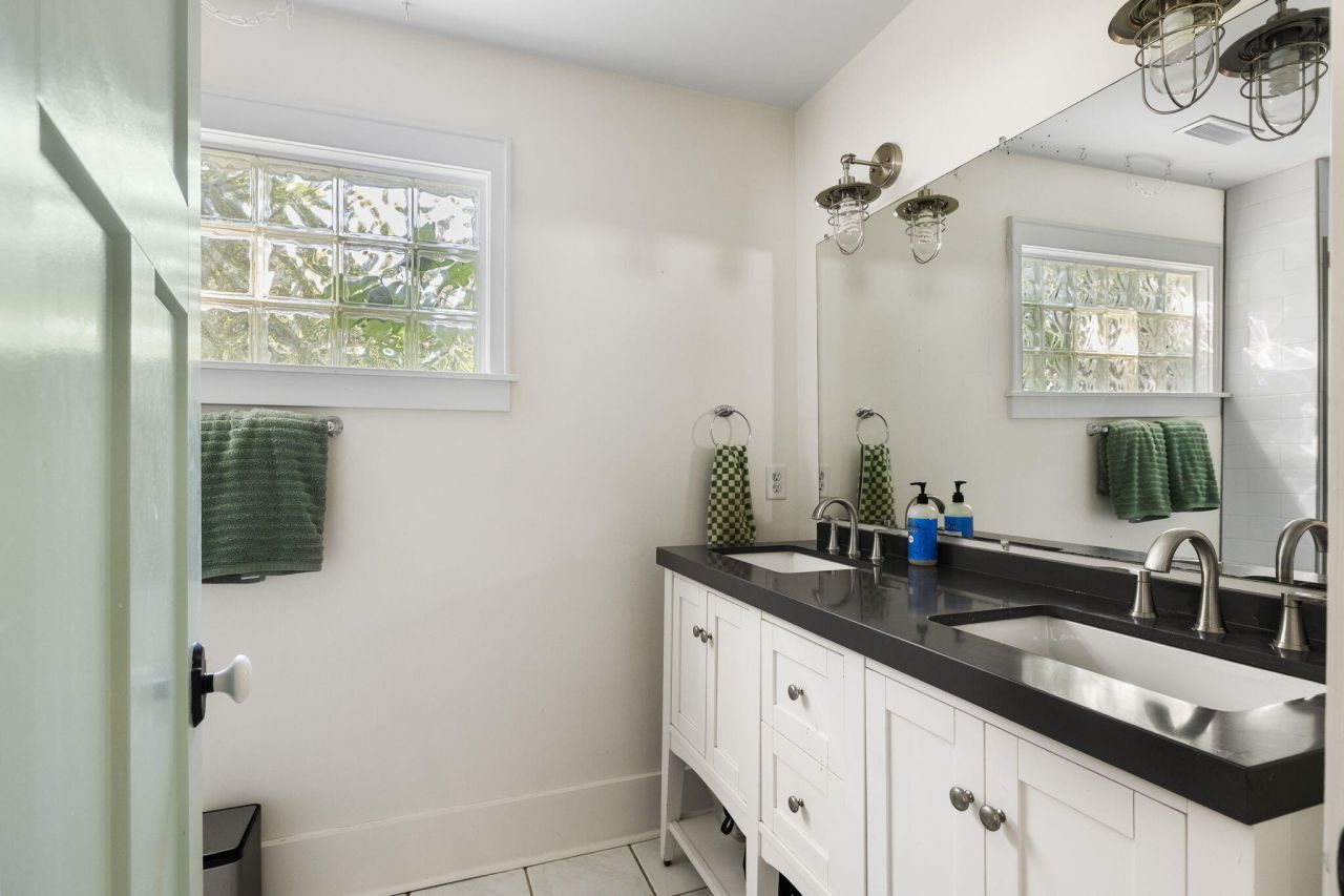 12 Stratford Road Photo 12