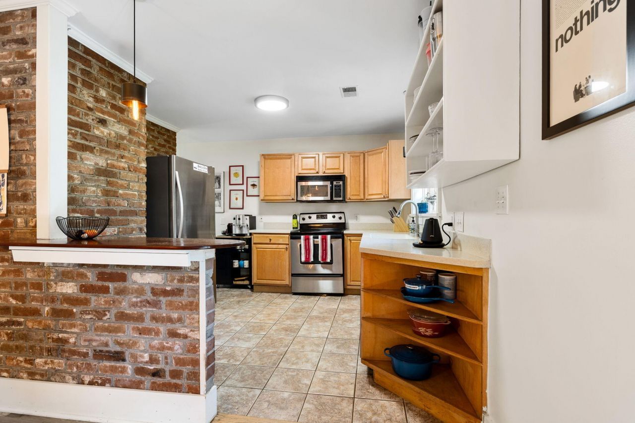 12 Stratford Road Photo 6