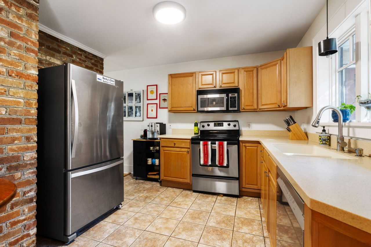 12 Stratford Road Photo 7