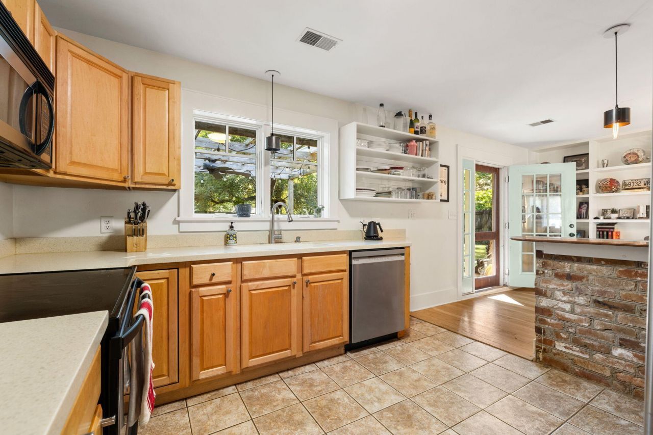 12 Stratford Road Photo 8